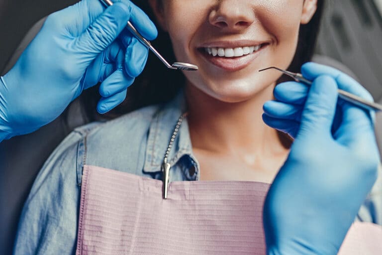 Можно ли лечить зубы во время месячных 13