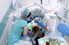 Лечение кариеса зубов в Москве качественно и недорого с гарантией, цены в "Профидент" 56